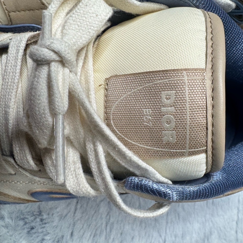 Dior Blue and Gray Interior Detail limited edition - Picture 6 of 10
